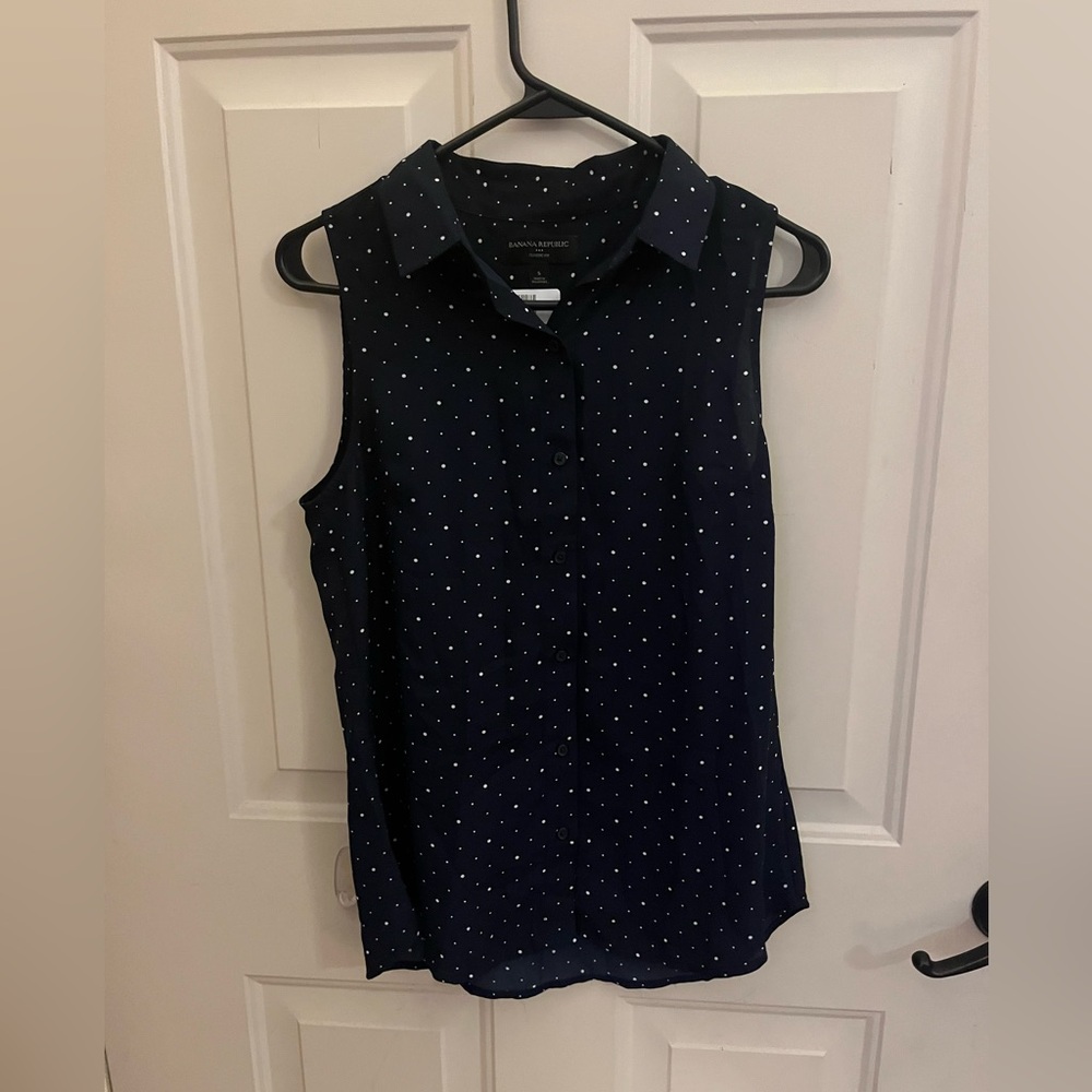 Woman’s NWOT Size S Sleeveless Top